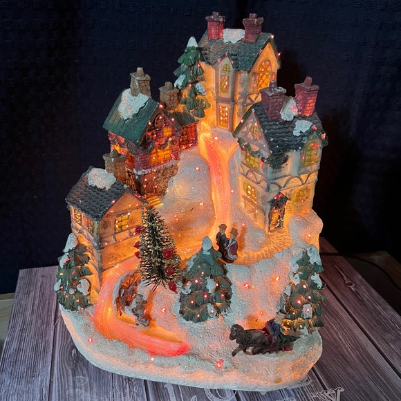 Vintage 2004 fiber Optic Village Lighted Christmas Holiday Decor 10.5" Tall - Picture 8 of 17